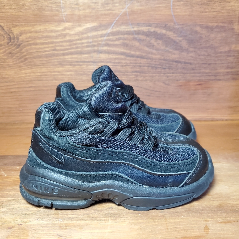 Nike Little Air Max 95 Low. Sz 8C - Picture 1 of 7